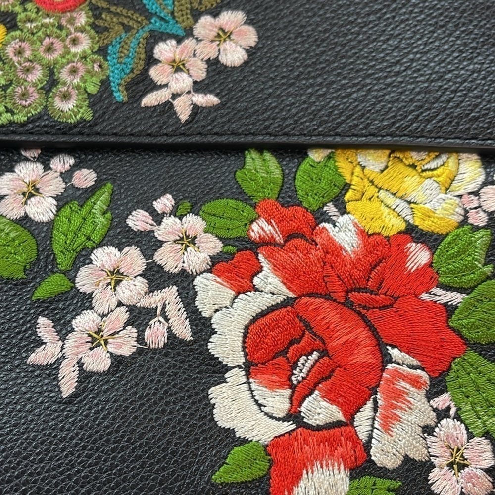 ETRO black leather envelop style clutch with floral & bird embroidery - Picture 3 of 9